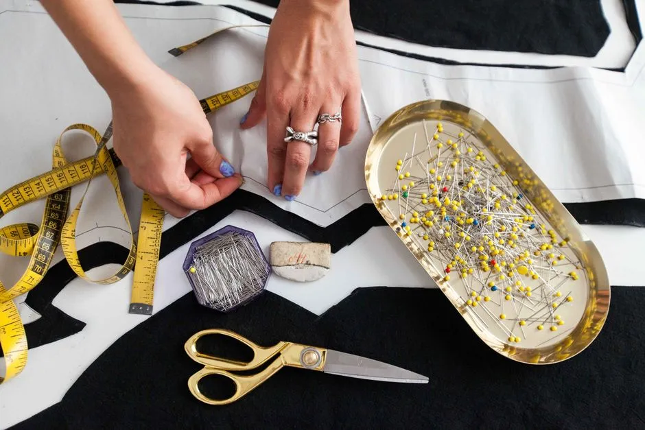 How to Sew Rickrack Around Curves and Corners